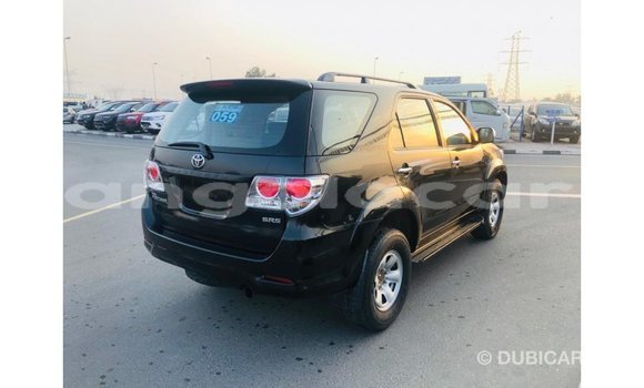 Acheter Import Voiture Toyota Fortuner Noir à Import - Dubai, Province de Bengo Acheter Import Voiture Toyota Fortuner Noir à Import - Dubai, Province de Bengo