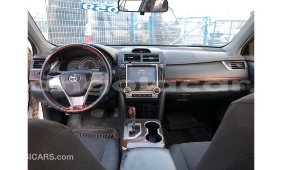 Comprar Importar Toyota Camry Branco Carro em Import - Dubai em Bengo Province Comprar Importar Toyota Camry Branco Carro em Import - Dubai em Bengo Province