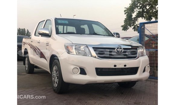 Acheter Import Voiture Toyota Hilux Blanc à Import - Dubai, Province de Bengo Acheter Import Voiture Toyota Hilux Blanc à Import - Dubai, Province de Bengo