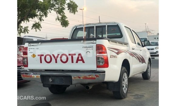 Acheter Import Voiture Toyota Hilux Blanc à Import - Dubai, Province de Bengo Acheter Import Voiture Toyota Hilux Blanc à Import - Dubai, Province de Bengo