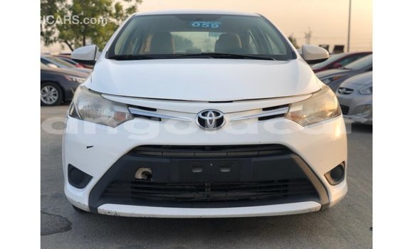 Comprar Importar Toyota Yaris Branco Carro em Import - Dubai em Bengo Province Comprar Importar Toyota Yaris Branco Carro em Import - Dubai em Bengo Province