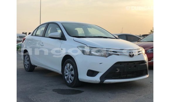 Comprar Importar Toyota Yaris Branco Carro em Import - Dubai em Bengo Province Comprar Importar Toyota Yaris Branco Carro em Import - Dubai em Bengo Province