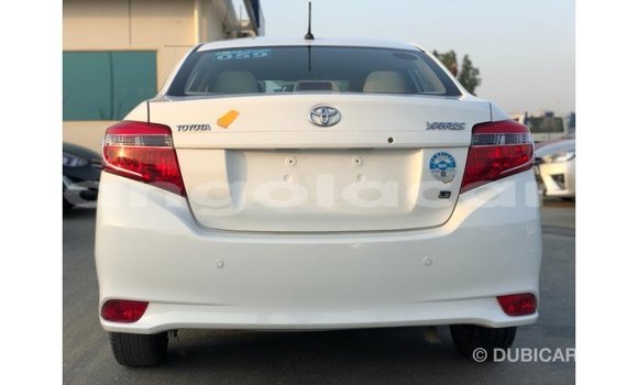 Comprar Importar Toyota Yaris Branco Carro em Import - Dubai em Bengo Province Comprar Importar Toyota Yaris Branco Carro em Import - Dubai em Bengo Province
