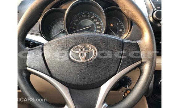 Comprar Importar Toyota Yaris Branco Carro em Import - Dubai em Bengo Province Comprar Importar Toyota Yaris Branco Carro em Import - Dubai em Bengo Province