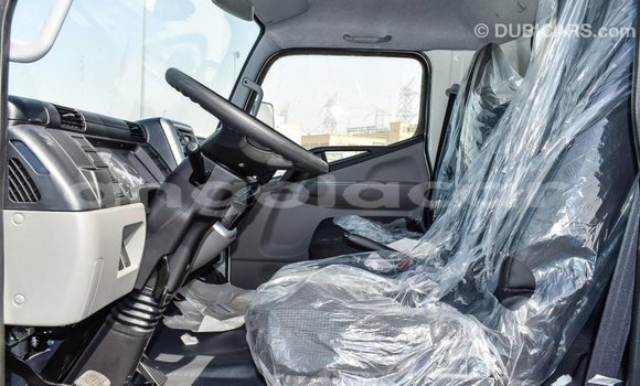 Comprar Importar Mitsubishi Carisma Branco Carro em Import - Dubai em Bengo Province Comprar Importar Mitsubishi Carisma Branco Carro em Import - Dubai em Bengo Province