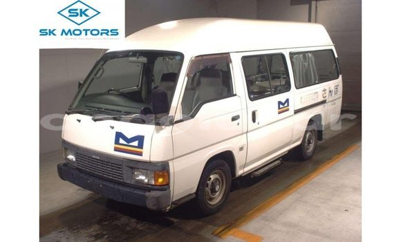 Comprar Importar Nissan Caravan Branco Carro em Import - Dubai em Bengo Province Comprar Importar Nissan Caravan Branco Carro em Import - Dubai em Bengo Province