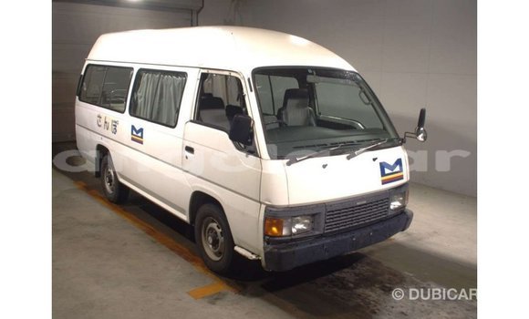 Comprar Importar Nissan Caravan Branco Carro em Import - Dubai em Bengo Province Comprar Importar Nissan Caravan Branco Carro em Import - Dubai em Bengo Province