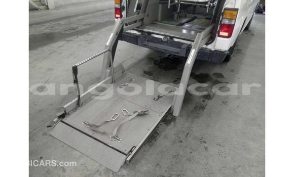 Comprar Importar Nissan Caravan Branco Carro em Import - Dubai em Bengo Province Comprar Importar Nissan Caravan Branco Carro em Import - Dubai em Bengo Province