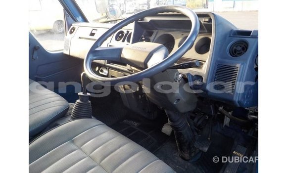 Comprar Importar Toyota Dyna Azul Carro em Import - Dubai em Bengo Province Comprar Importar Toyota Dyna Azul Carro em Import - Dubai em Bengo Province