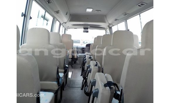 Comprar Importar Toyota Coaster Branco Carro em Import - Dubai em Bengo Province Comprar Importar Toyota Coaster Branco Carro em Import - Dubai em Bengo Province