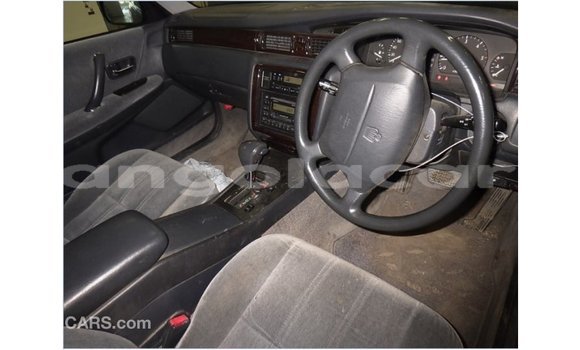 Comprar Importar Toyota Crown Azul Carro em Import - Dubai em Bengo Province Comprar Importar Toyota Crown Azul Carro em Import - Dubai em Bengo Province