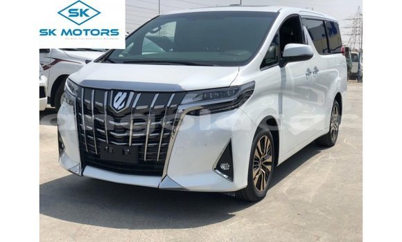 Acheter Import Voiture Toyota Alphard Blanc à Import - Dubai, Province de Bengo Acheter Import Voiture Toyota Alphard Blanc à Import - Dubai, Province de Bengo