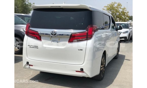 Acheter Import Voiture Toyota Alphard Blanc à Import - Dubai, Province de Bengo Acheter Import Voiture Toyota Alphard Blanc à Import - Dubai, Province de Bengo