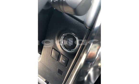 Acheter Import Voiture Toyota Alphard Blanc à Import - Dubai, Province de Bengo Acheter Import Voiture Toyota Alphard Blanc à Import - Dubai, Province de Bengo