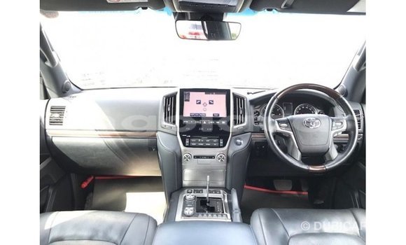 Comprar Importar Toyota Land Cruiser Branco Carro em Import - Dubai em Bengo Province Comprar Importar Toyota Land Cruiser Branco Carro em Import - Dubai em Bengo Province