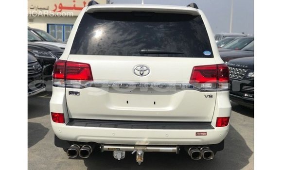 Comprar Importar Toyota Land Cruiser Branco Carro em Import - Dubai em Bengo Province Comprar Importar Toyota Land Cruiser Branco Carro em Import - Dubai em Bengo Province