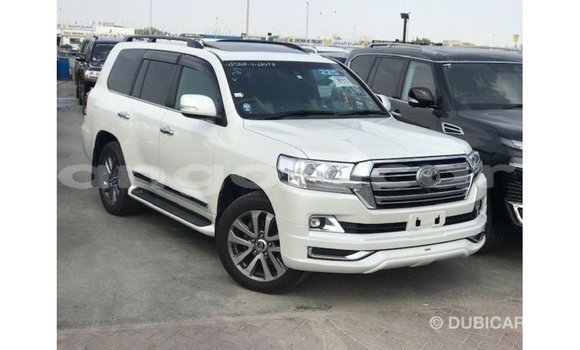 Comprar Importar Toyota Land Cruiser Branco Carro em Import - Dubai em Bengo Province Comprar Importar Toyota Land Cruiser Branco Carro em Import - Dubai em Bengo Province