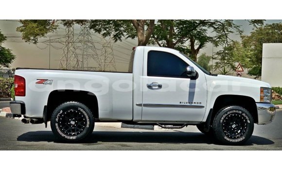Comprar Importar Chevrolet Silverado Branco Carro em Import - Dubai em Bengo Province Comprar Importar Chevrolet Silverado Branco Carro em Import - Dubai em Bengo Province