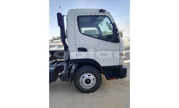 Comprar Importar Mitsubishi i Branco Carro em Import - Dubai em Bengo Province Comprar Importar Mitsubishi i Branco Carro em Import - Dubai em Bengo Province