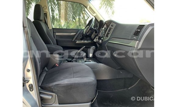 Comprar Importar Mitsubishi Pajero Outro Carro em Import - Dubai em Bengo Province Comprar Importar Mitsubishi Pajero Outro Carro em Import - Dubai em Bengo Province