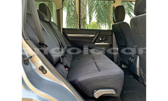Comprar Importar Mitsubishi Pajero Outro Carro em Import - Dubai em Bengo Province Comprar Importar Mitsubishi Pajero Outro Carro em Import - Dubai em Bengo Province