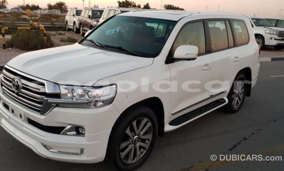Comprar Importar Toyota Land Cruiser Branco Carro em Import - Dubai em Bengo Province Comprar Importar Toyota Land Cruiser Branco Carro em Import - Dubai em Bengo Province