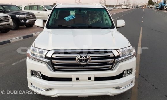 Comprar Importar Toyota Land Cruiser Branco Carro em Import - Dubai em Bengo Province Comprar Importar Toyota Land Cruiser Branco Carro em Import - Dubai em Bengo Province