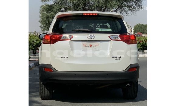Comprar Importar Toyota 4Runner Branco Carro em Import - Dubai em Bengo Province Comprar Importar Toyota 4Runner Branco Carro em Import - Dubai em Bengo Province