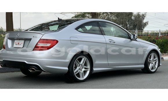 Comprar Importar Mercedes-Benz 190 Outro Carro em Import - Dubai em Bengo Province Comprar Importar Mercedes-Benz 190 Outro Carro em Import - Dubai em Bengo Province