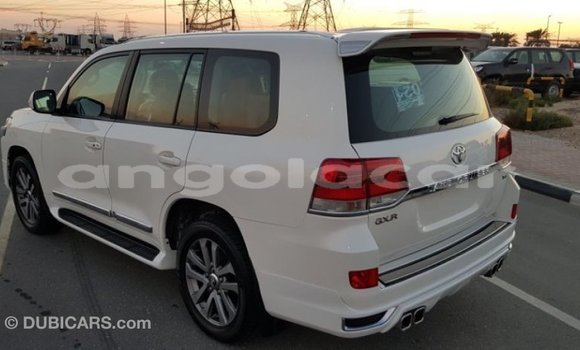 Comprar Importar Toyota Land Cruiser Branco Carro em Import - Dubai em Bengo Province Comprar Importar Toyota Land Cruiser Branco Carro em Import - Dubai em Bengo Province