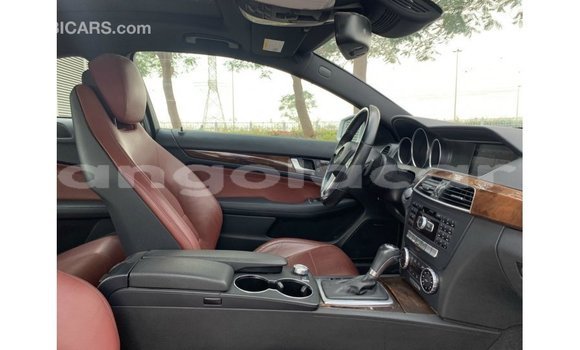 Comprar Importar Mercedes-Benz 190 Outro Carro em Import - Dubai em Bengo Province Comprar Importar Mercedes-Benz 190 Outro Carro em Import - Dubai em Bengo Province