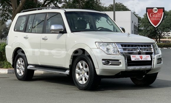 Acheter Import Voiture Mitsubishi Pajero Blanc à Import - Dubai, Province de Bengo