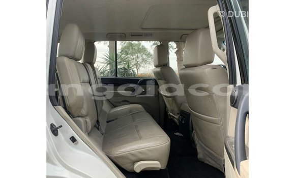 Comprar Importar Mitsubishi Pajero Branco Carro em Import - Dubai em Bengo Province Comprar Importar Mitsubishi Pajero Branco Carro em Import - Dubai em Bengo Province