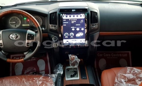 Comprar Importar Toyota Land Cruiser Branco Carro em Import - Dubai em Bengo Province Comprar Importar Toyota Land Cruiser Branco Carro em Import - Dubai em Bengo Province