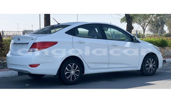 Comprar Importar Hyundai Accent Branco Carro em Import - Dubai em Bengo Province Comprar Importar Hyundai Accent Branco Carro em Import - Dubai em Bengo Province