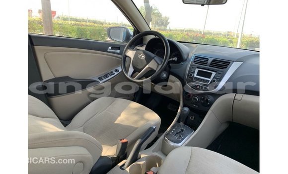 Comprar Importar Hyundai Accent Branco Carro em Import - Dubai em Bengo Province Comprar Importar Hyundai Accent Branco Carro em Import - Dubai em Bengo Province