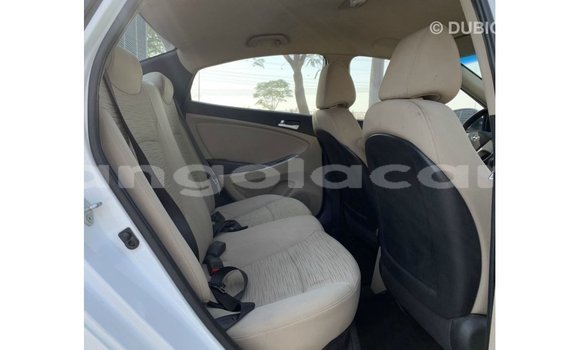 Comprar Importar Hyundai Accent Branco Carro em Import - Dubai em Bengo Province Comprar Importar Hyundai Accent Branco Carro em Import - Dubai em Bengo Province
