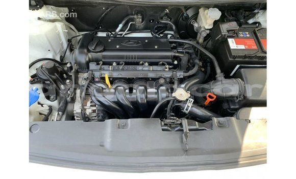 Comprar Importar Hyundai Accent Branco Carro em Import - Dubai em Bengo Province Comprar Importar Hyundai Accent Branco Carro em Import - Dubai em Bengo Province