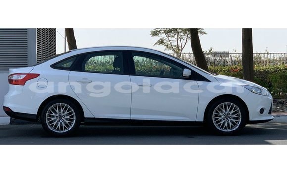 Comprar Importar Ford Focus Branco Carro em Import - Dubai em Bengo Province Comprar Importar Ford Focus Branco Carro em Import - Dubai em Bengo Province