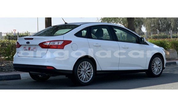 Comprar Importar Ford Focus Branco Carro em Import - Dubai em Bengo Province Comprar Importar Ford Focus Branco Carro em Import - Dubai em Bengo Province