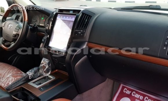 Comprar Importar Toyota Land Cruiser Branco Carro em Import - Dubai em Bengo Province Comprar Importar Toyota Land Cruiser Branco Carro em Import - Dubai em Bengo Province