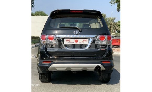 Comprar Importar Toyota Fortuner Preto Carro em Import - Dubai em Bengo Province Comprar Importar Toyota Fortuner Preto Carro em Import - Dubai em Bengo Province