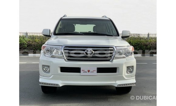 Comprar Importar Toyota Land Cruiser Branco Carro em Import - Dubai em Bengo Province Comprar Importar Toyota Land Cruiser Branco Carro em Import - Dubai em Bengo Province
