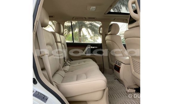 Comprar Importar Toyota Land Cruiser Branco Carro em Import - Dubai em Bengo Province Comprar Importar Toyota Land Cruiser Branco Carro em Import - Dubai em Bengo Province