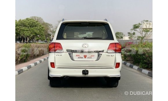 Comprar Importar Toyota Land Cruiser Branco Carro em Import - Dubai em Bengo Province Comprar Importar Toyota Land Cruiser Branco Carro em Import - Dubai em Bengo Province