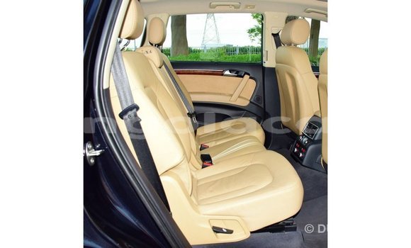 Comprar Importar Audi Q7 Preto Carro em Import - Dubai em Bengo Province Comprar Importar Audi Q7 Preto Carro em Import - Dubai em Bengo Province