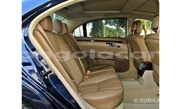 Comprar Importar Mercedes-Benz 200 Azul Carro em Import - Dubai em Bengo Province Comprar Importar Mercedes-Benz 200 Azul Carro em Import - Dubai em Bengo Province