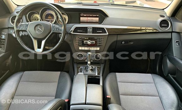 Comprar Importar Mercedes-Benz 200 Azul Carro em Import - Dubai em Bengo Province Comprar Importar Mercedes-Benz 200 Azul Carro em Import - Dubai em Bengo Province