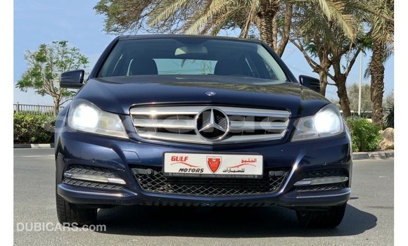 Comprar Importar Mercedes-Benz 200 Azul Carro em Import - Dubai em Bengo Province Comprar Importar Mercedes-Benz 200 Azul Carro em Import - Dubai em Bengo Province