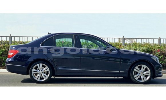 Comprar Importar Mercedes-Benz 200 Azul Carro em Import - Dubai em Bengo Province Comprar Importar Mercedes-Benz 200 Azul Carro em Import - Dubai em Bengo Province